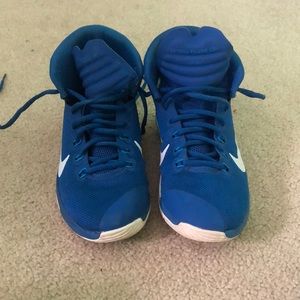 basketball shoes. size 5.5 in kids. one rip on the top